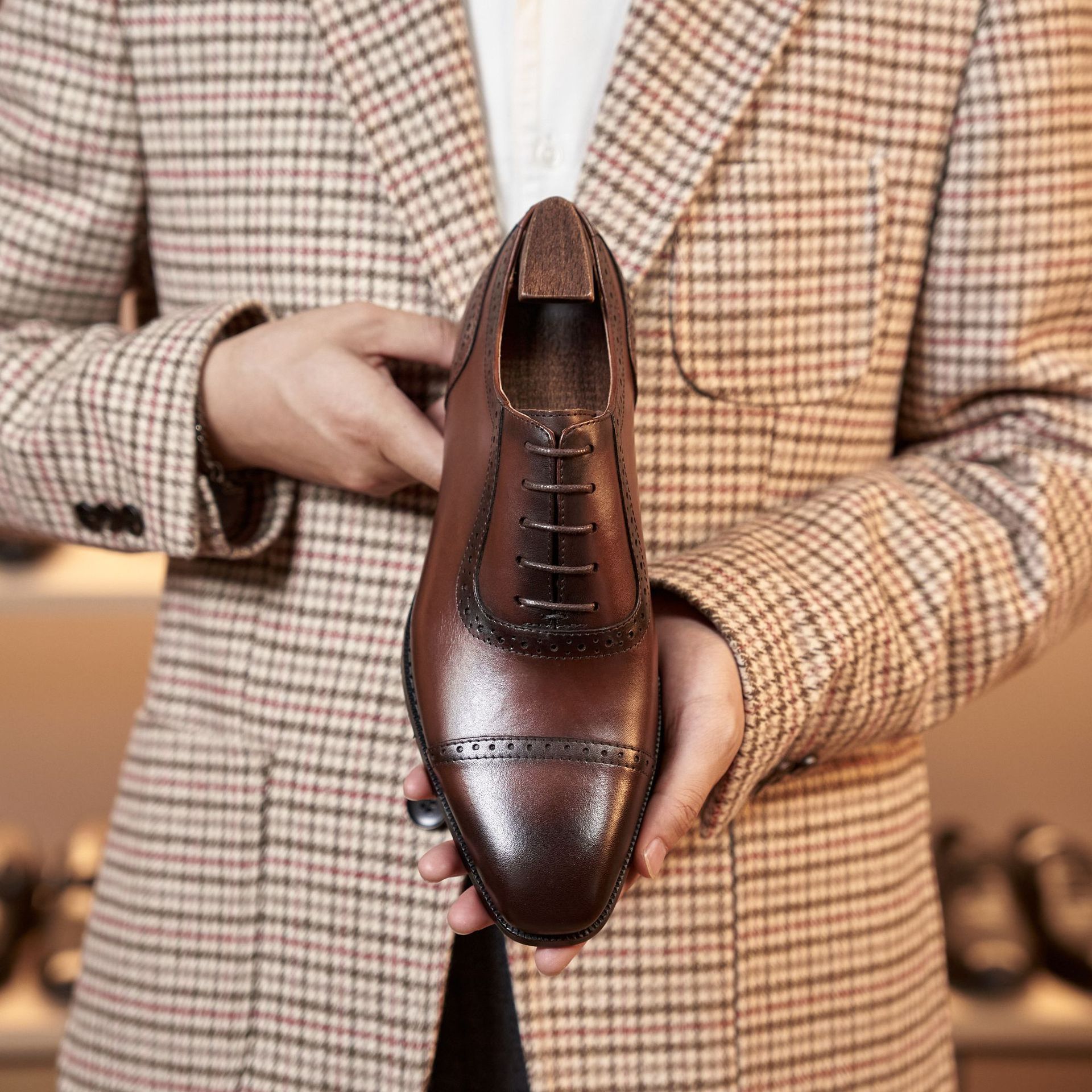 Business Office Oxford Shoes Brogue Leather Shoes Men's Leather - Image 4